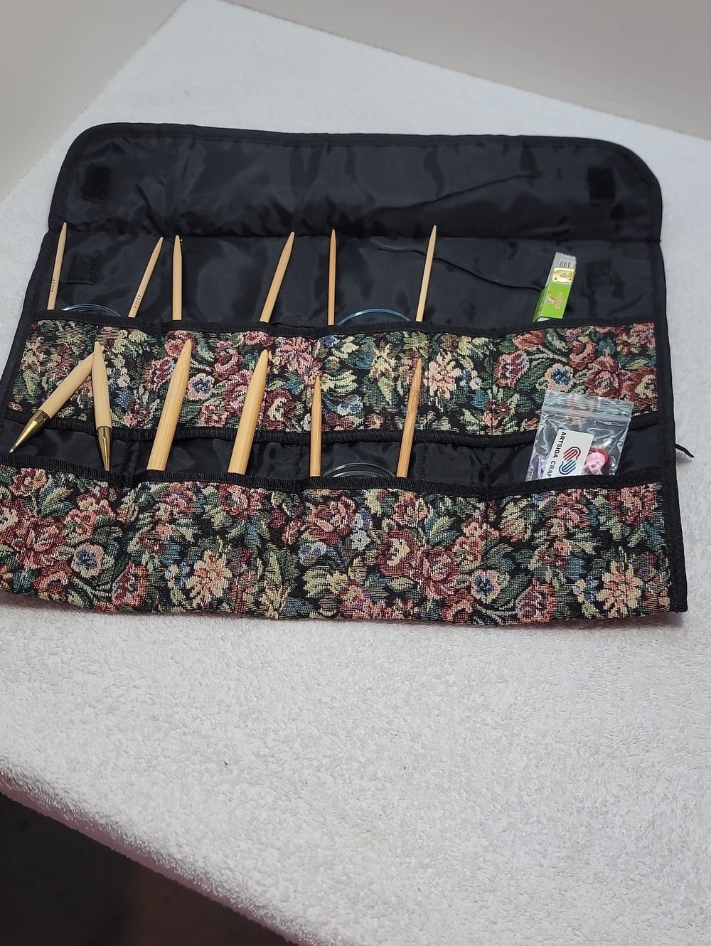 Circular Knitting Needle Case Organizer Tapestry - EUC
